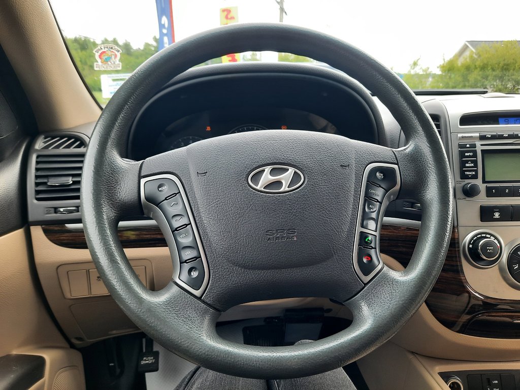 2010 Hyundai Santa Fe GL in Hebbville, Nova Scotia - 13 - w1024h768px