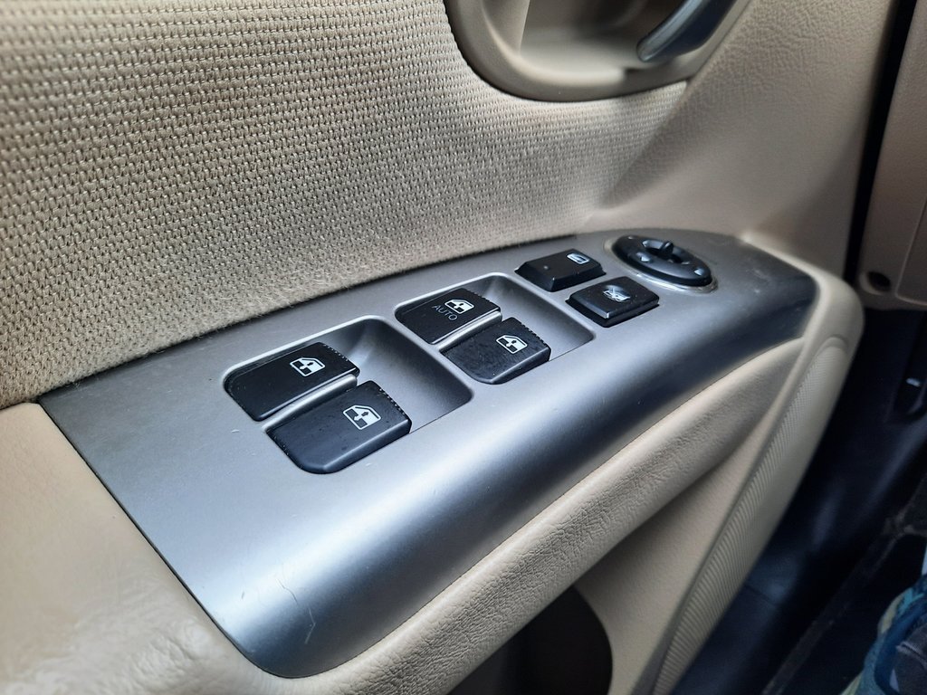 2010 Hyundai Santa Fe GL in Hebbville, Nova Scotia - 11 - w1024h768px