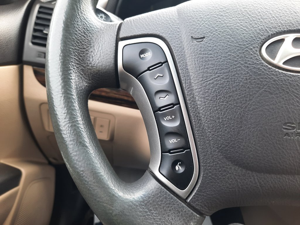 2010 Hyundai Santa Fe GL in Hebbville, Nova Scotia - 12 - w1024h768px