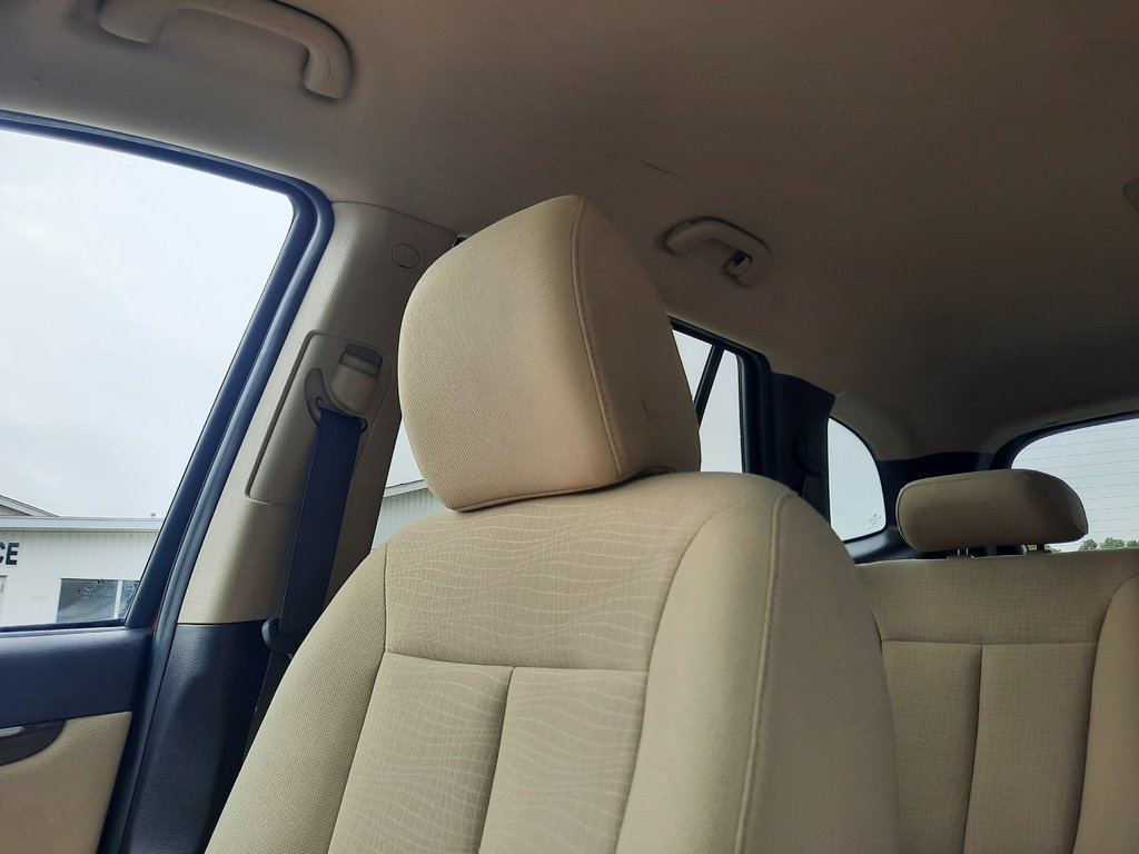 2010 Hyundai Santa Fe GL in Hebbville, Nova Scotia - 20 - w1024h768px