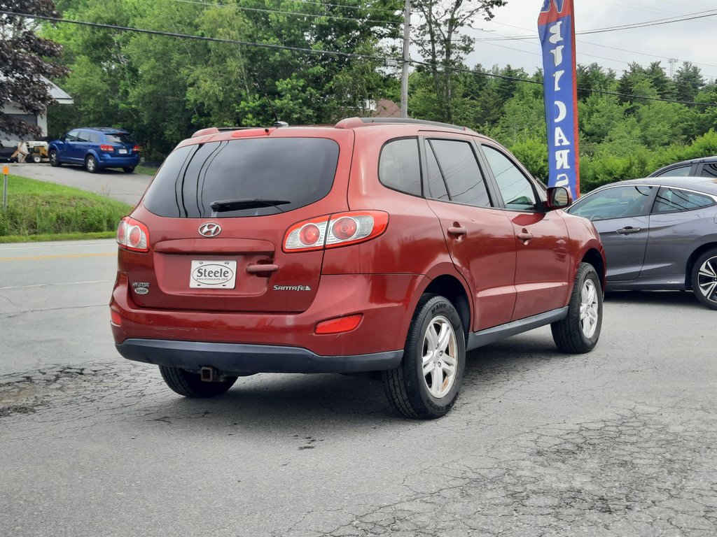 2010 Hyundai Santa Fe GL in Hebbville, Nova Scotia - 7 - w1024h768px