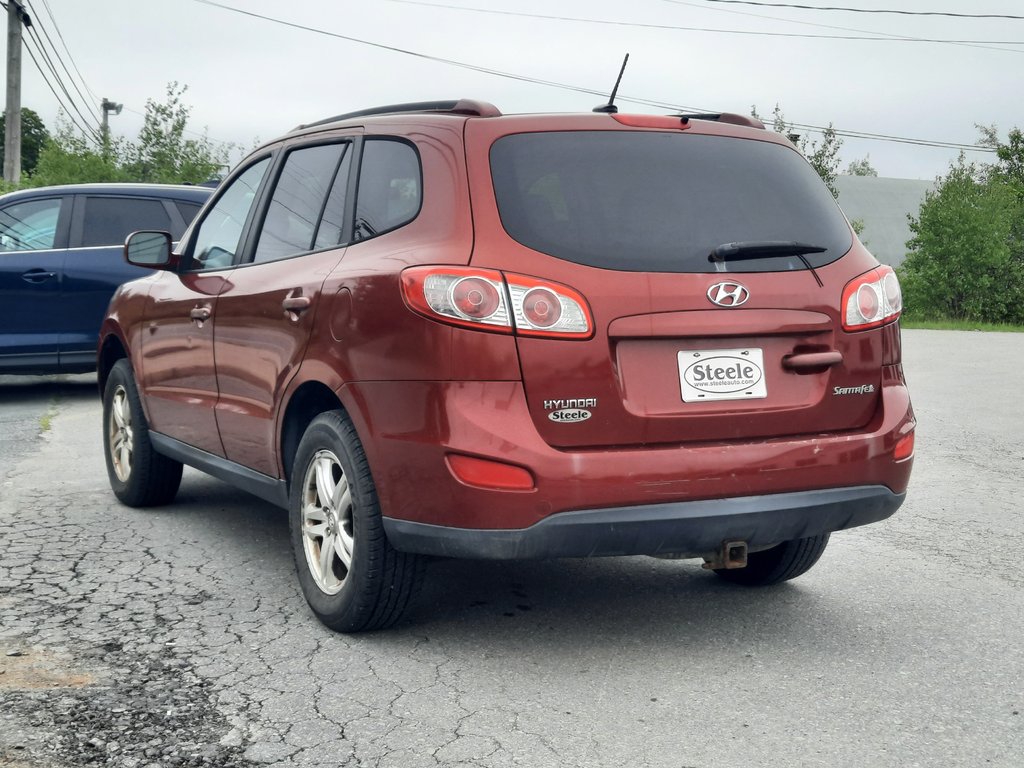 2010 Hyundai Santa Fe GL in Hebbville, Nova Scotia - 5 - w1024h768px