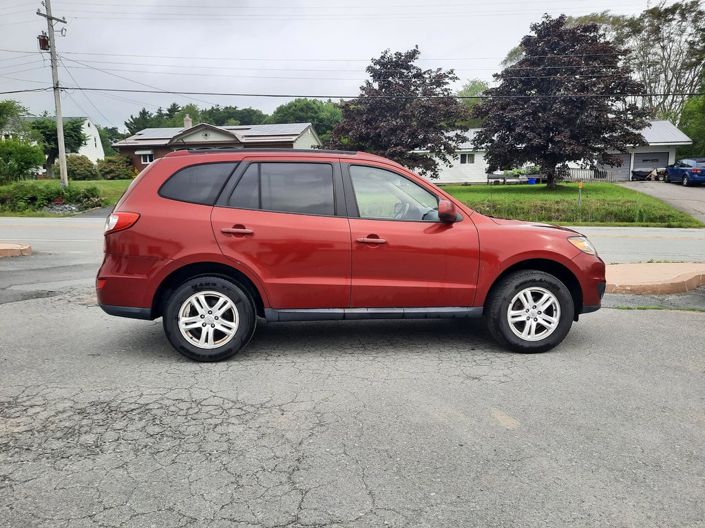 2010 Hyundai Santa Fe GL in Hebbville, Nova Scotia - 6 - w1024h768px