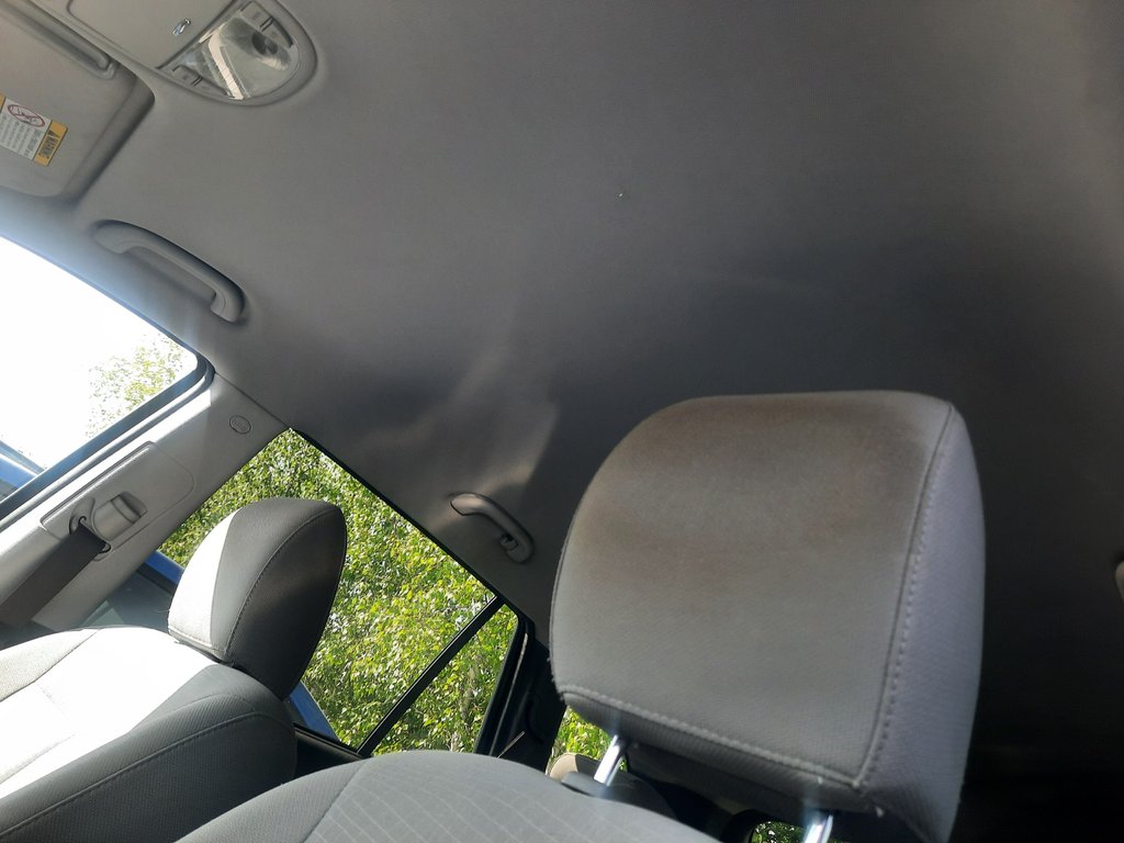 2012 Hyundai Santa Fe GL in Hebbville, Nova Scotia - 10 - w1024h768px