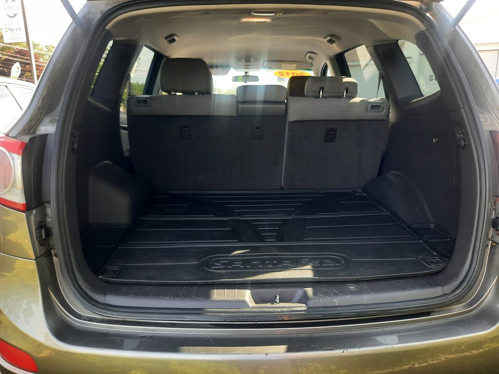 2012 Hyundai Santa Fe GL in Hebbville, Nova Scotia - 28 - w1024h768px