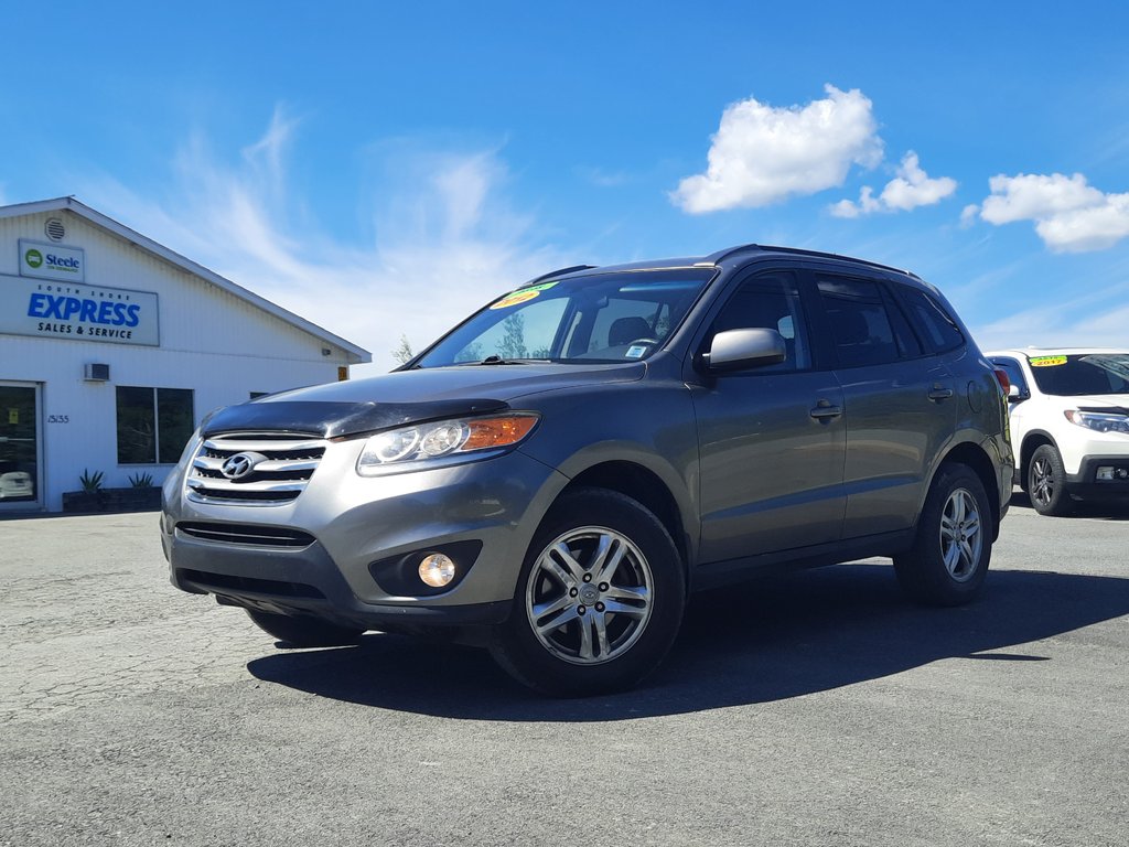 2012 Hyundai Santa Fe GL in Hebbville, Nova Scotia - 1 - w1024h768px