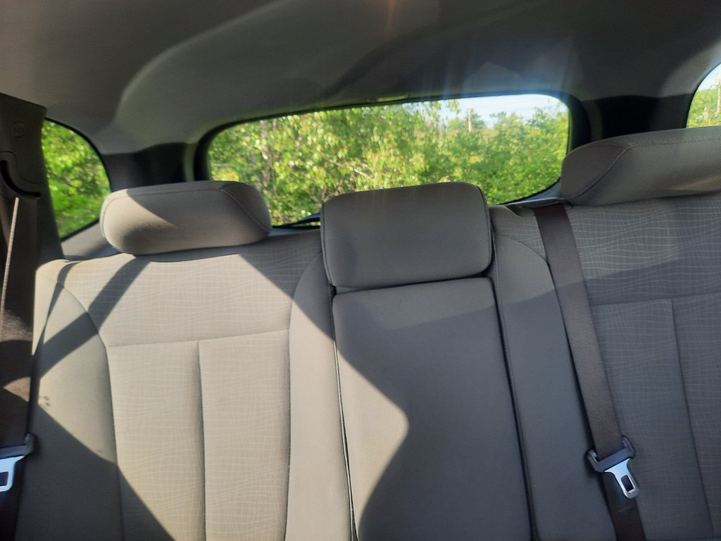 2012 Hyundai Santa Fe GL in Hebbville, Nova Scotia - 21 - w1024h768px