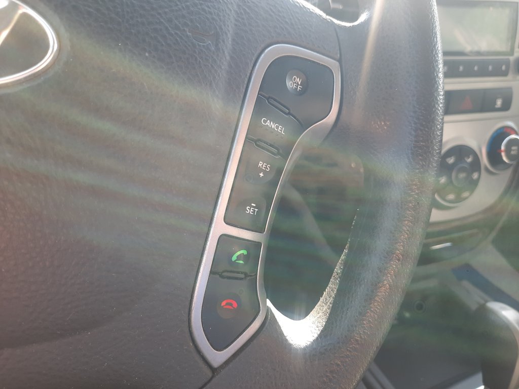 2012 Hyundai Santa Fe GL in Hebbville, Nova Scotia - 15 - w1024h768px