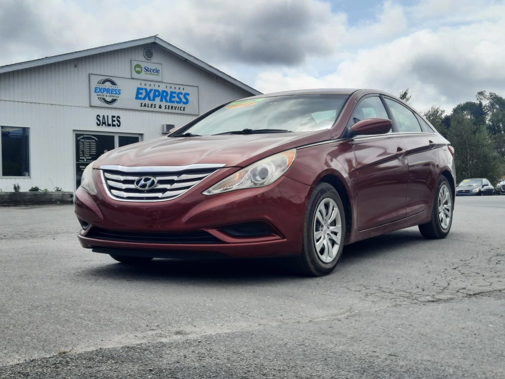 2012 Hyundai Sonata GL in Hebbville, Nova Scotia - 1 - w1024h768px