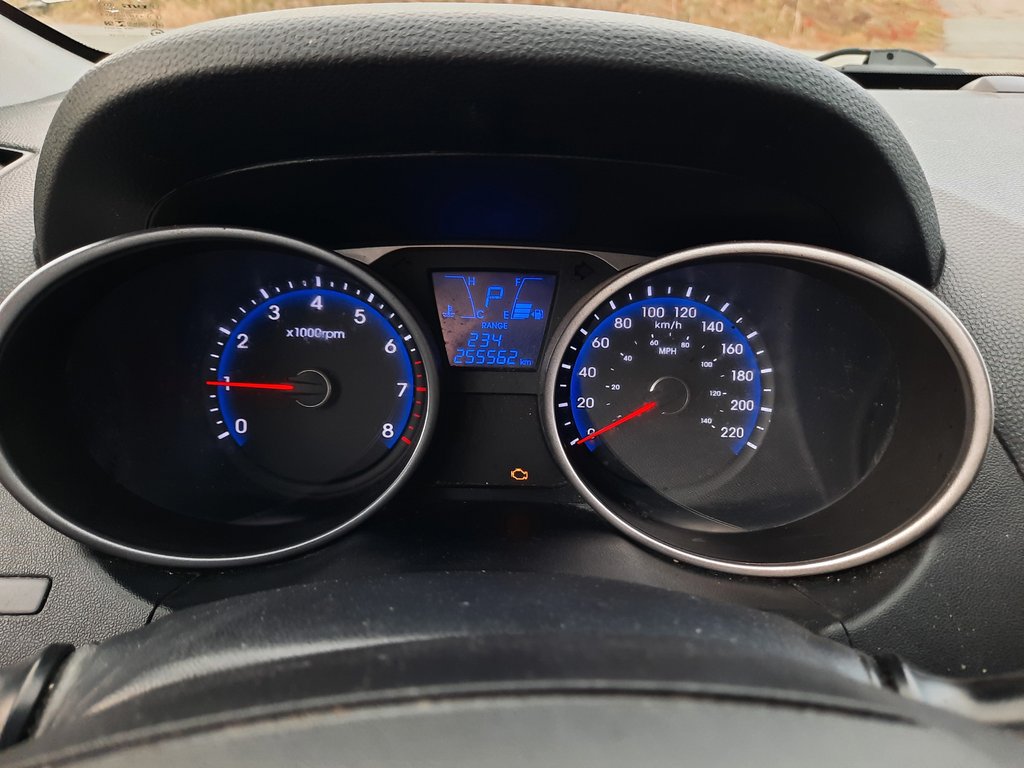 2015 Hyundai Tucson GL in Hebbville, Nova Scotia - 15 - w1024h768px