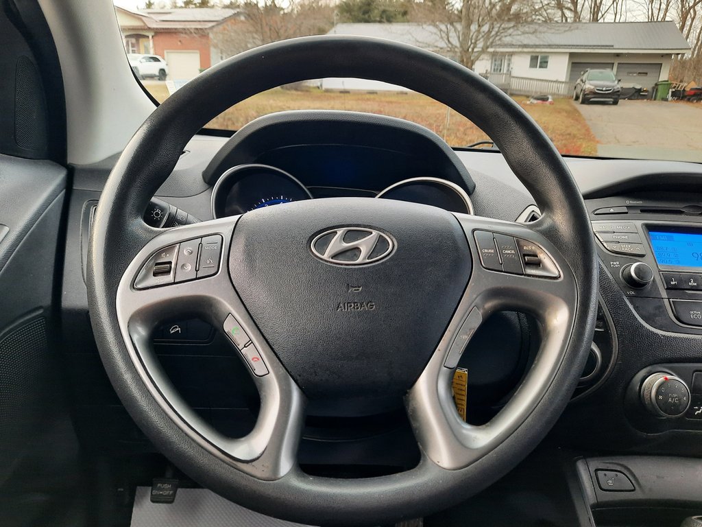 2015 Hyundai Tucson GL in Hebbville, Nova Scotia - 14 - w1024h768px