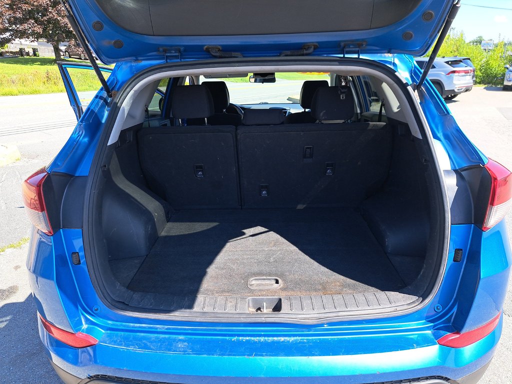 2016 Hyundai Tucson Premium in Hebbville, Nova Scotia - 12 - w1024h768px