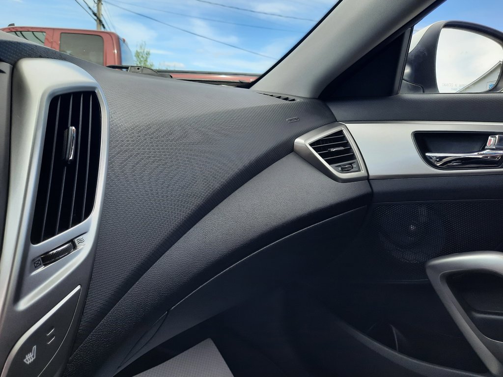 2012 Hyundai Veloster BASE in Hebbville, Nova Scotia - 21 - w1024h768px