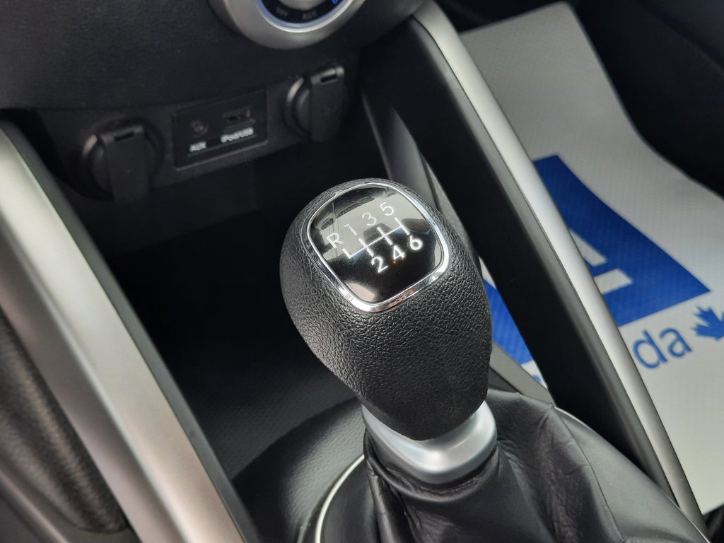 2012 Hyundai Veloster BASE in Hebbville, Nova Scotia - 19 - w1024h768px