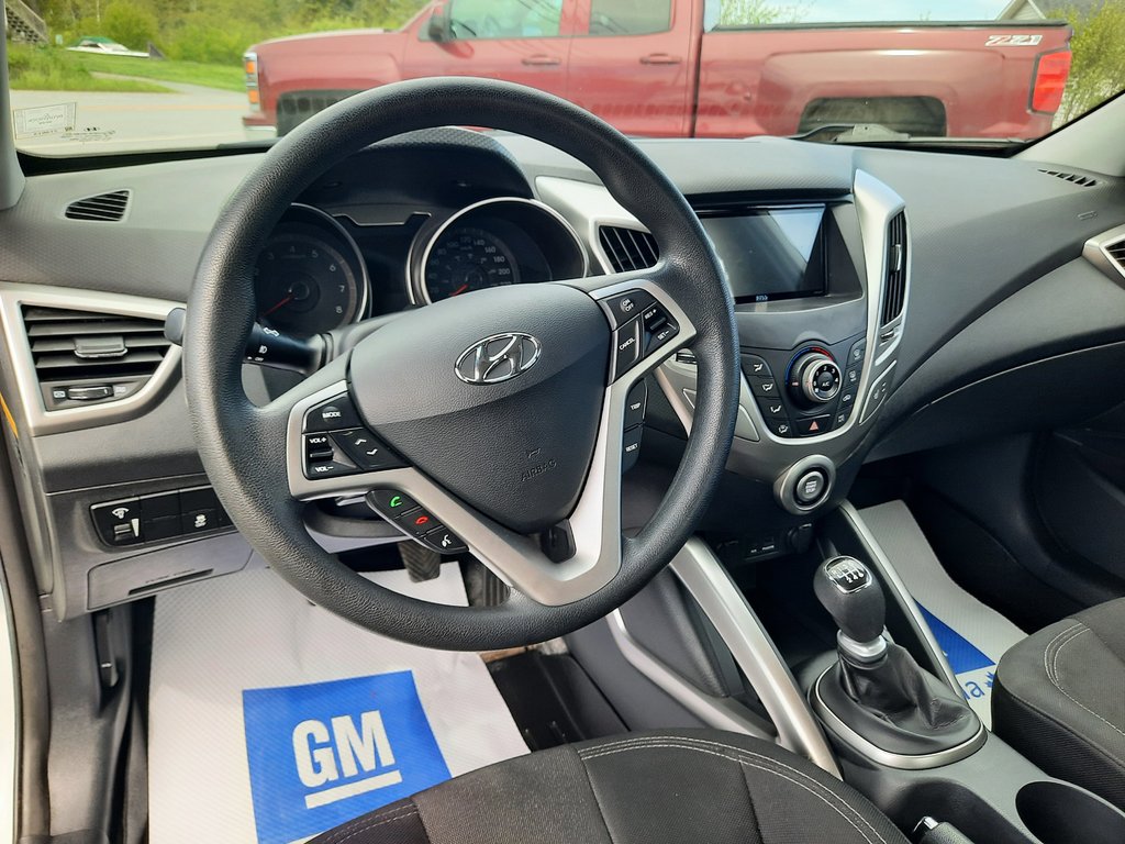 2012 Hyundai Veloster BASE in Hebbville, Nova Scotia - 25 - w1024h768px