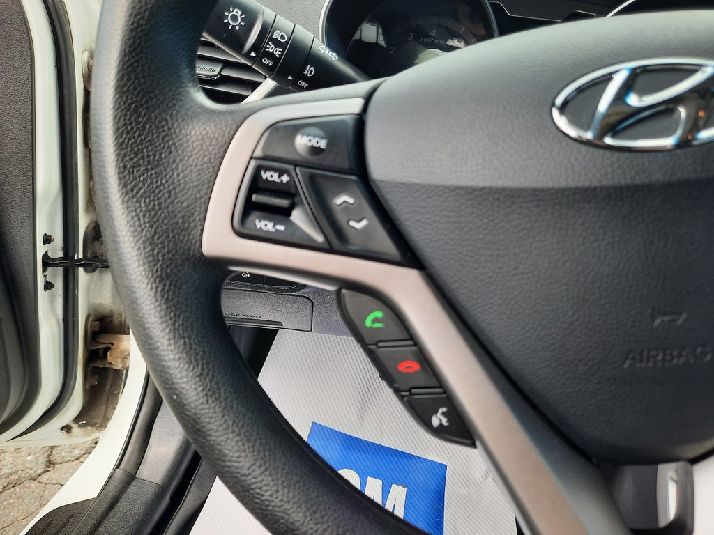 2012 Hyundai Veloster BASE in Hebbville, Nova Scotia - 11 - w1024h768px