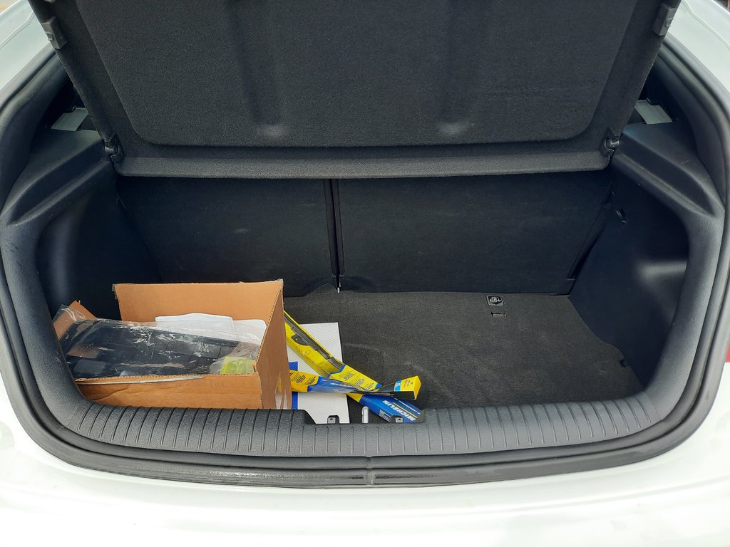 2012 Hyundai Veloster BASE in Hebbville, Nova Scotia - 8 - w1024h768px