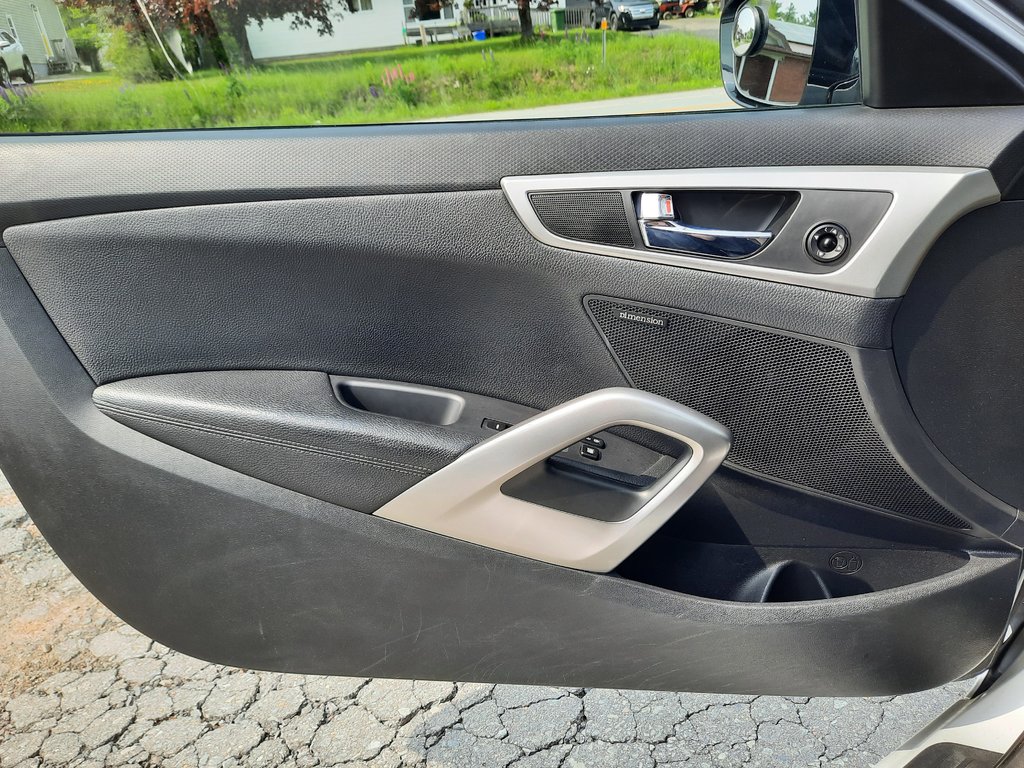 2014 Hyundai Veloster W/Tech in Hebbville, Nova Scotia - 10 - w1024h768px