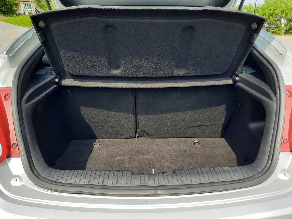 2014 Hyundai Veloster W/Tech in Hebbville, Nova Scotia - 8 - w1024h768px