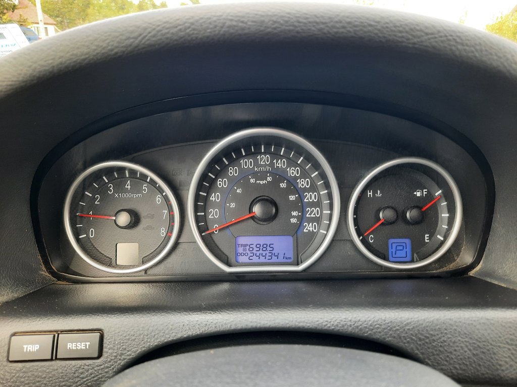 2012 Hyundai Veracruz GLS in Hebbville, Nova Scotia - 14 - w1024h768px