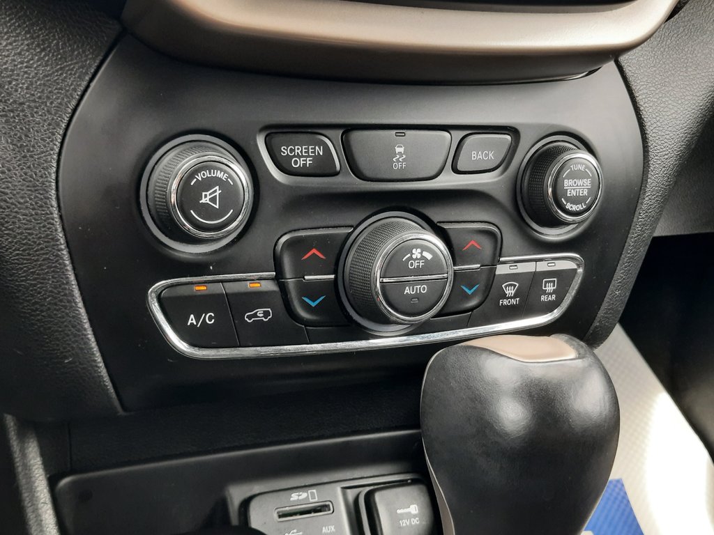 2015 Jeep Cherokee North in Hebbville, Nova Scotia - 17 - w1024h768px