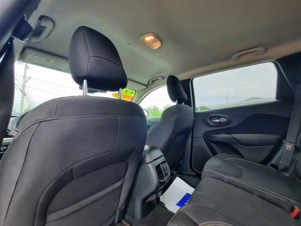 2015 Jeep Cherokee North in Hebbville, Nova Scotia - 27 - w1024h768px