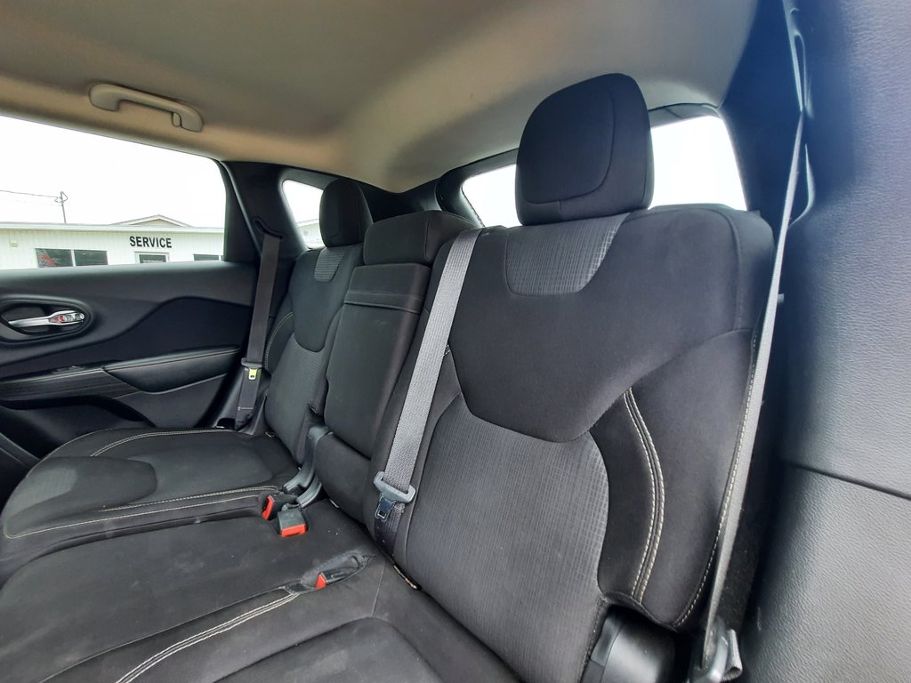 2015 Jeep Cherokee North in Hebbville, Nova Scotia - 25 - w1024h768px