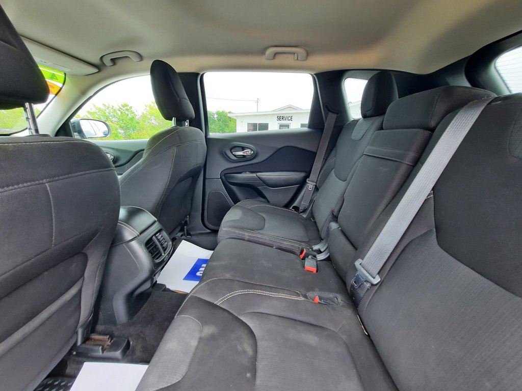 2015 Jeep Cherokee North in Hebbville, Nova Scotia - 26 - w1024h768px