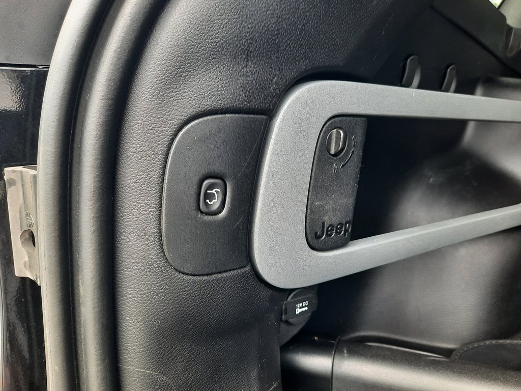 2015 Jeep Cherokee North in Hebbville, Nova Scotia - 9 - w1024h768px