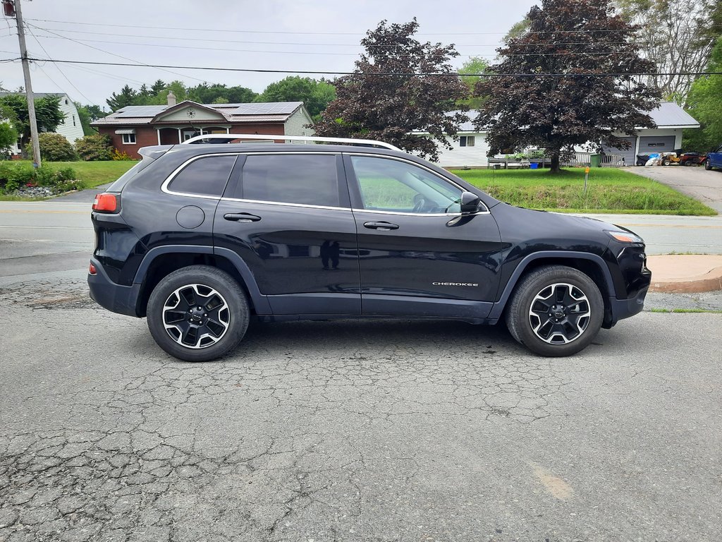 2015 Jeep Cherokee North in Hebbville, Nova Scotia - 5 - w1024h768px