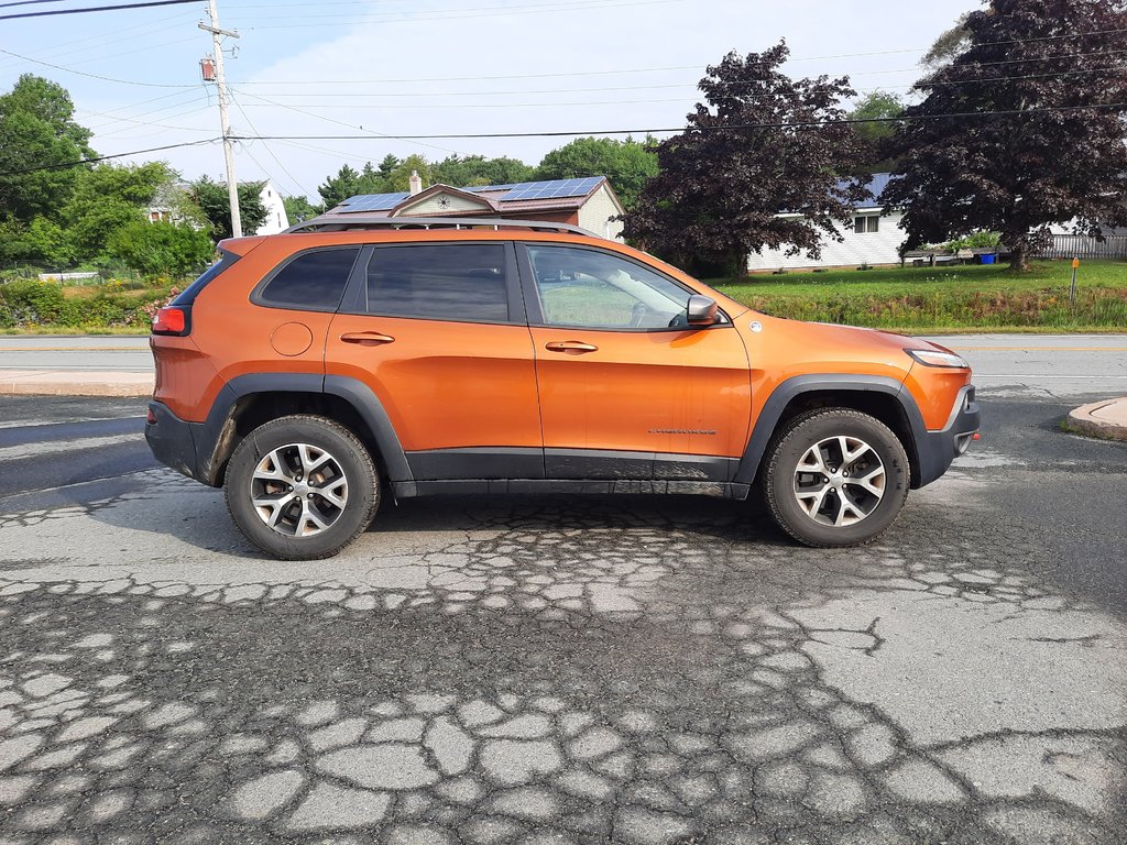 2016 Jeep Cherokee Trailhawk in Hebbville, Nova Scotia - 3 - w1024h768px
