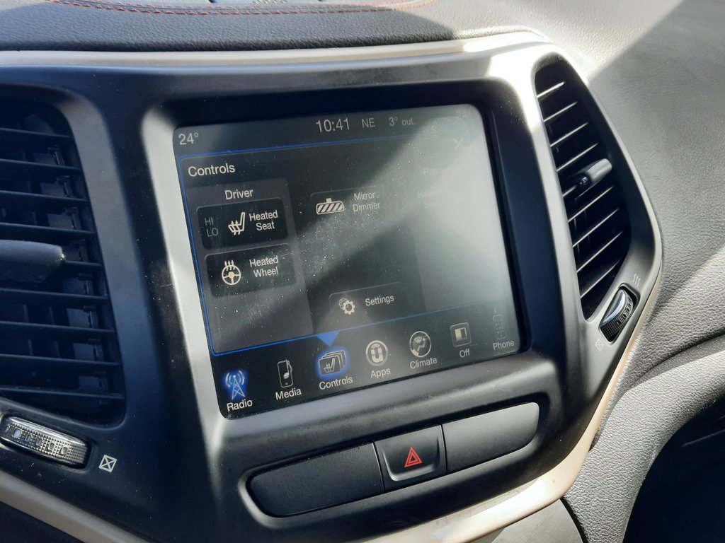 2018 Jeep Cherokee Trailhawk in Hebbville, Nova Scotia - 17 - w1024h768px