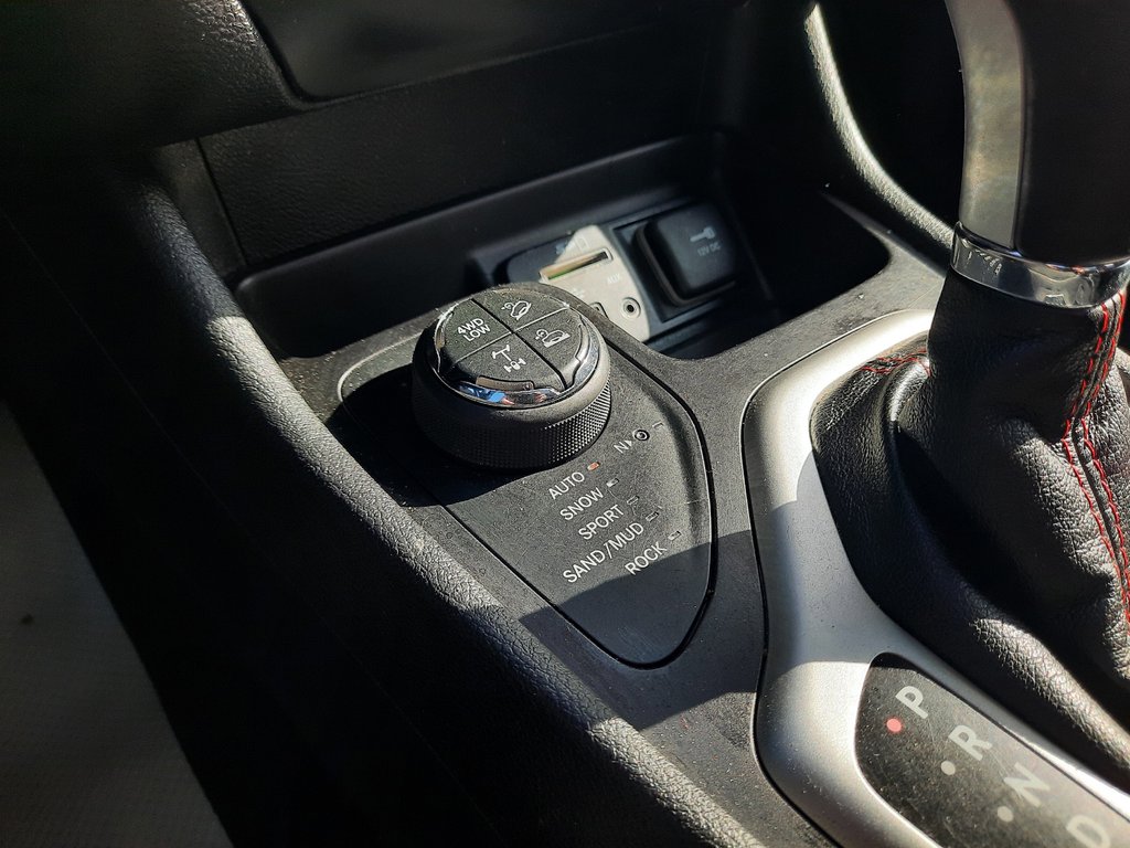 2018 Jeep Cherokee Trailhawk in Hebbville, Nova Scotia - 21 - w1024h768px