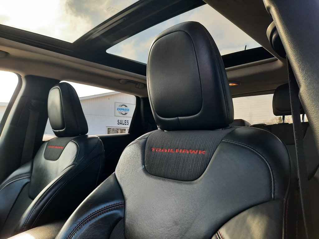 2018 Jeep Cherokee Trailhawk in Hebbville, Nova Scotia - 4 - w1024h768px