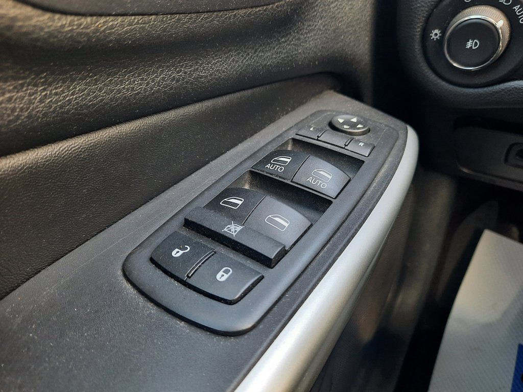 2018 Jeep Cherokee Trailhawk in Hebbville, Nova Scotia - 12 - w1024h768px