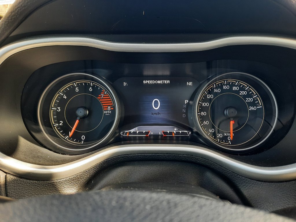 2018 Jeep Cherokee Trailhawk in Hebbville, Nova Scotia - 16 - w1024h768px