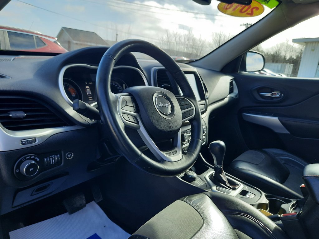 2018 Jeep Cherokee Trailhawk in Hebbville, Nova Scotia - 3 - w1024h768px