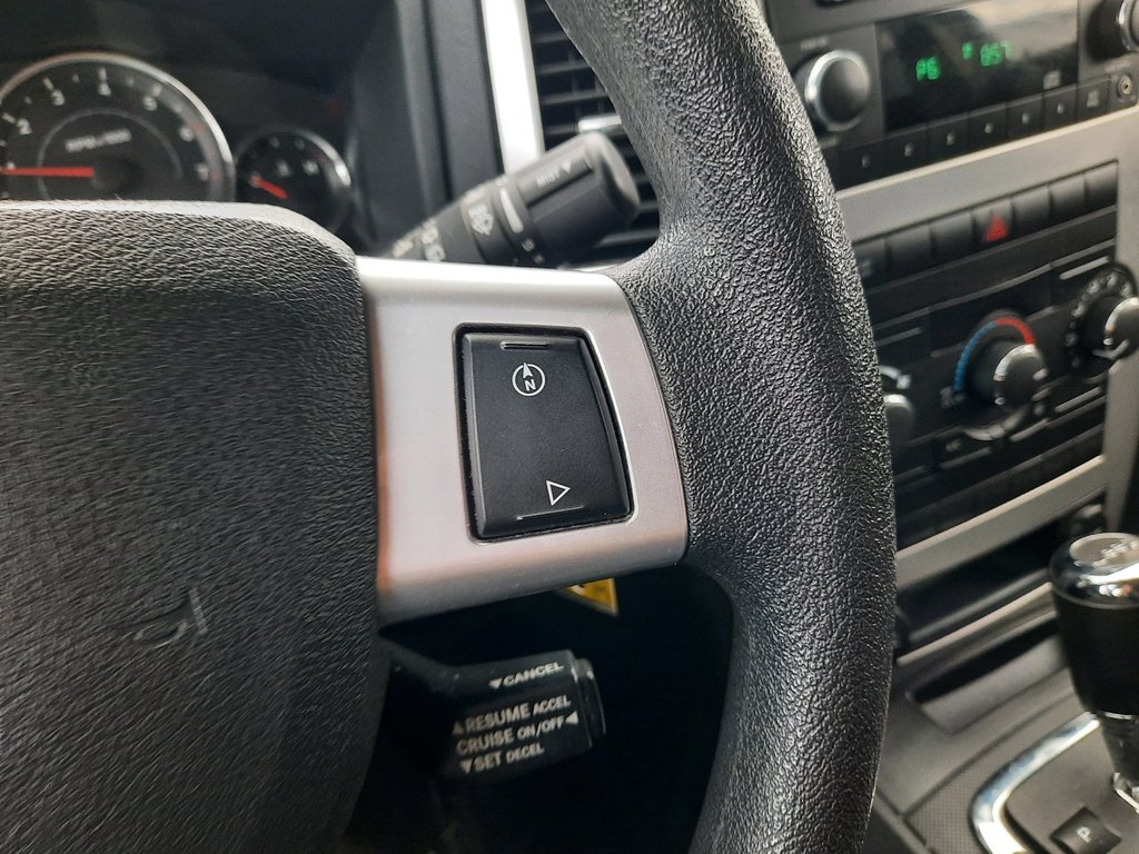 2009 Jeep Grand Cherokee Laredo in Hebbville, Nova Scotia - 12 - w1024h768px