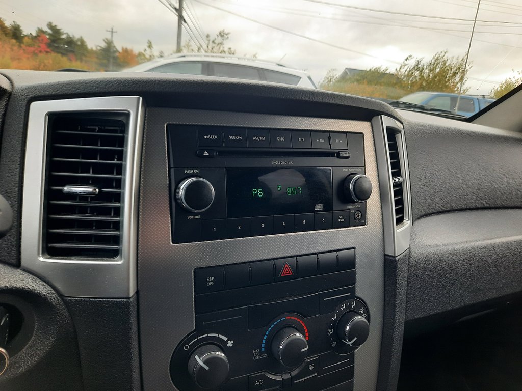 2009 Jeep Grand Cherokee Laredo in Hebbville, Nova Scotia - 15 - w1024h768px