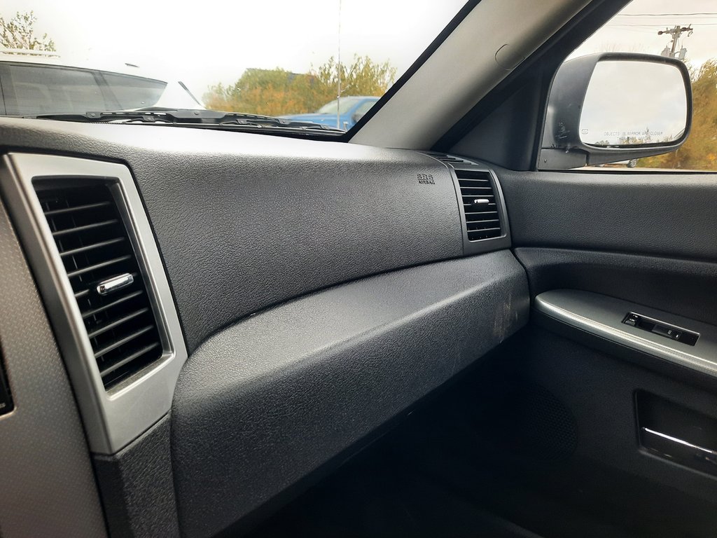 2009 Jeep Grand Cherokee Laredo in Hebbville, Nova Scotia - 18 - w1024h768px