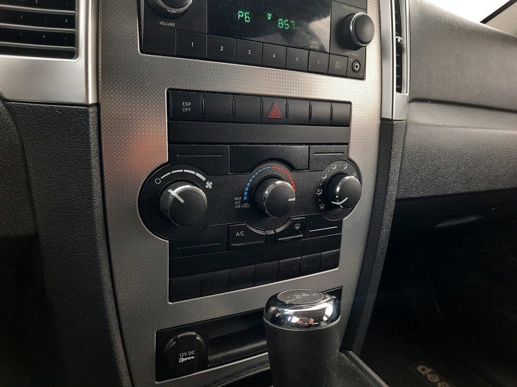 2009 Jeep Grand Cherokee Laredo in Hebbville, Nova Scotia - 16 - w1024h768px