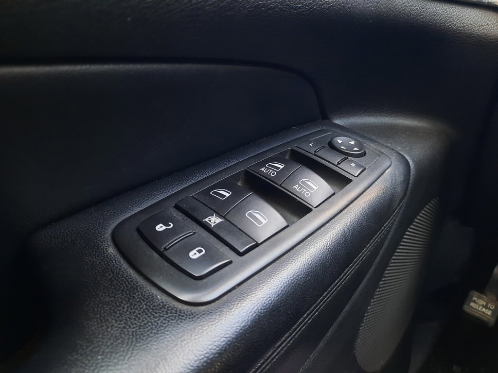 2012 Jeep Grand Cherokee Limited in Hebbville, Nova Scotia - 15 - w1024h768px