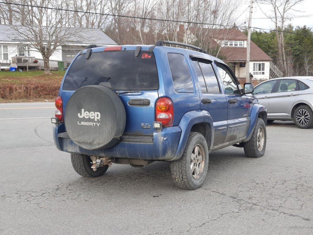 2004  Liberty Limited in Hebbville, Nova Scotia - 5 - w1024h768px