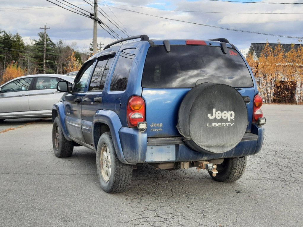 2004  Liberty Limited in Hebbville, Nova Scotia - 6 - w1024h768px