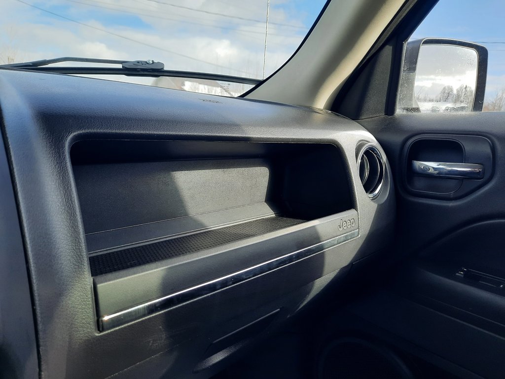 2015 Jeep Patriot North in Hebbville, Nova Scotia - 19 - w1024h768px