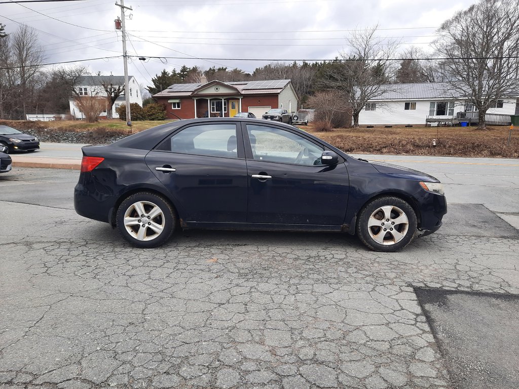 2010 Kia Forte EX w/Sunroof in Hebbville, Nova Scotia - 3 - w1024h768px