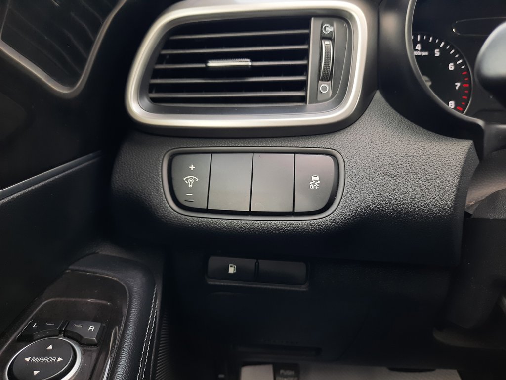 2017 Kia Sorento LX Turbo in Hebbville, Nova Scotia - 12 - w1024h768px