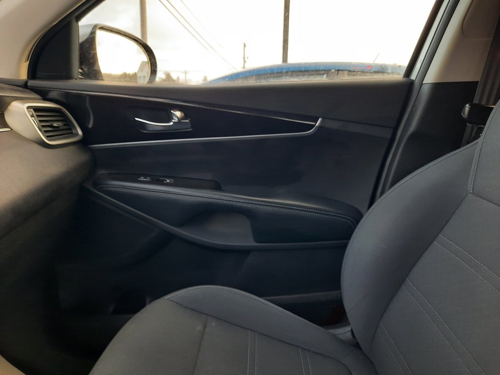 2017 Kia Sorento LX Turbo in Hebbville, Nova Scotia - 23 - w1024h768px