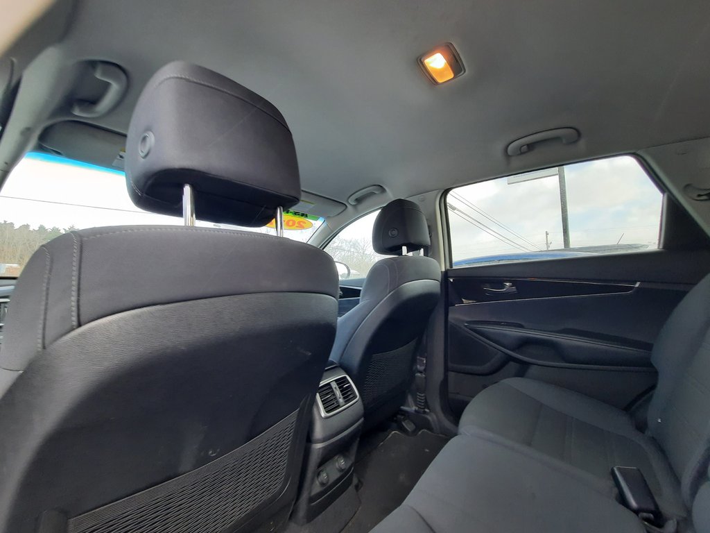 2017 Kia Sorento LX Turbo in Hebbville, Nova Scotia - 28 - w1024h768px