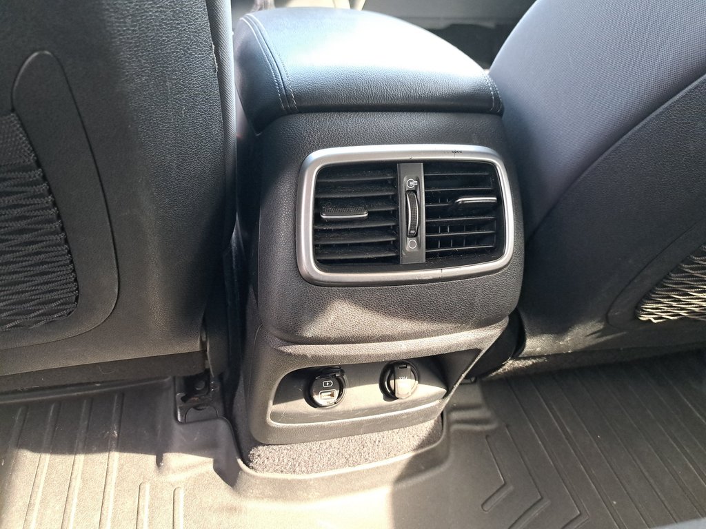 2019 Kia Sorento LX in Hebbville, Nova Scotia - 15 - w1024h768px